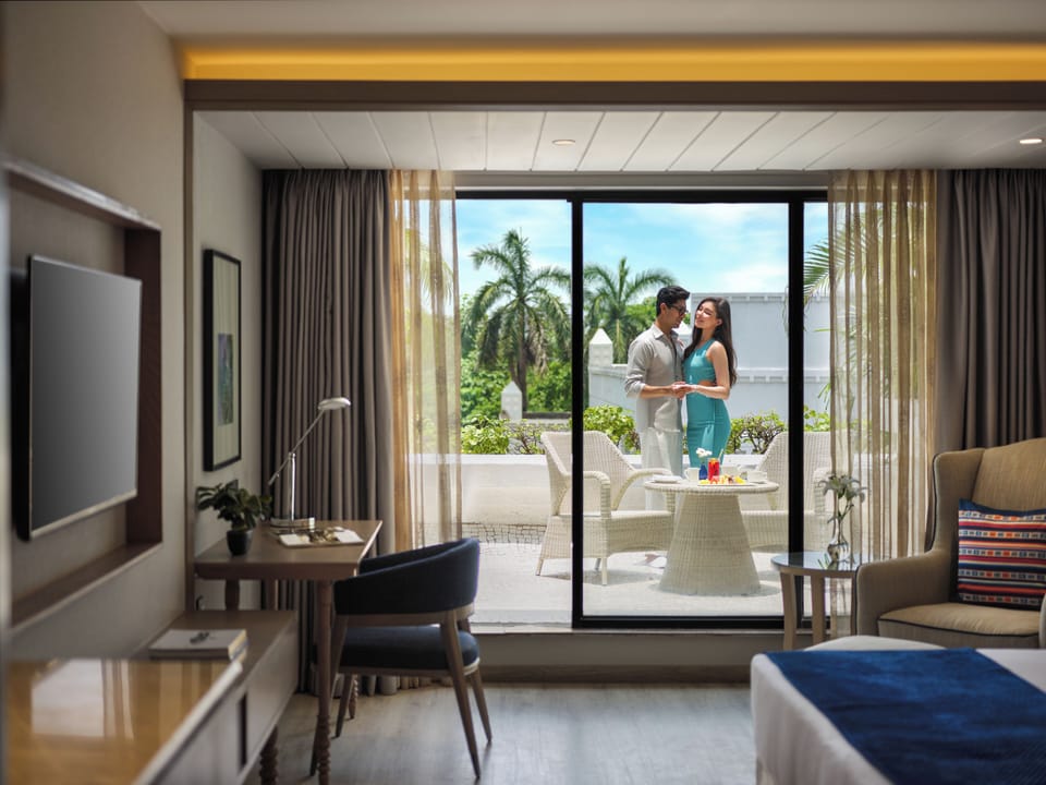 Premium Room, 1 King Bed, Balcony | Balcony