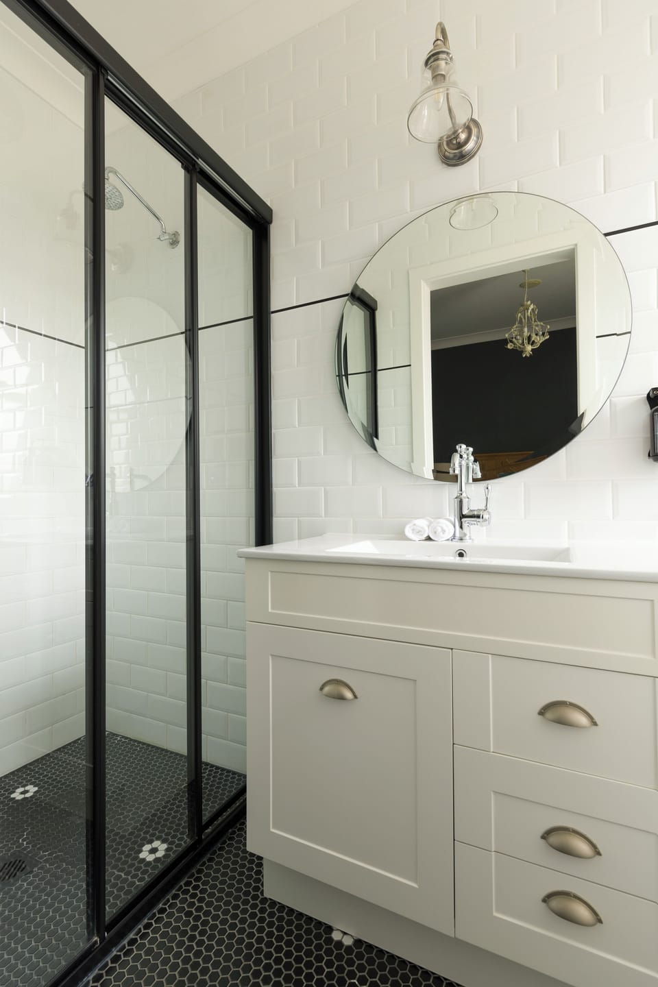 Petite Double | Bathroom | Shower, free toiletries, hair dryer, towels