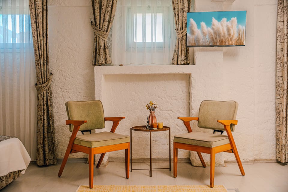 Family Room (3-4 people) Minus 1st Floor | WiFi (free), bed sheets