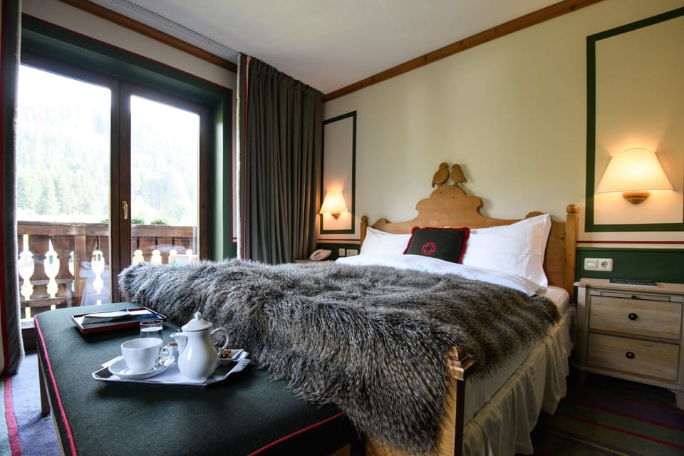 Chalet Standard Single Use | Premium bedding, minibar, in-room safe, individually decorated