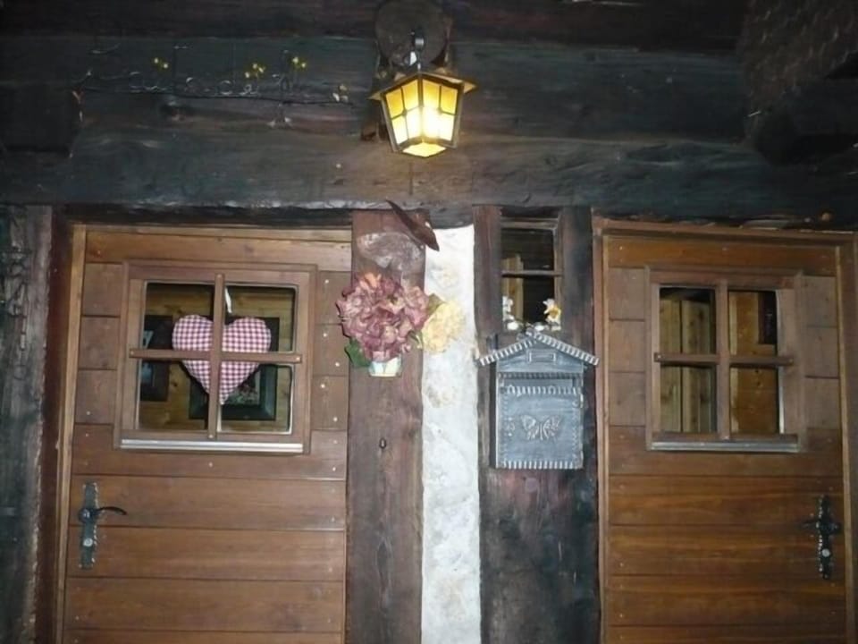 CHALET DEI FIORI - ROOM & APARTMENT Bed and Breakfast in Canton of Ticino