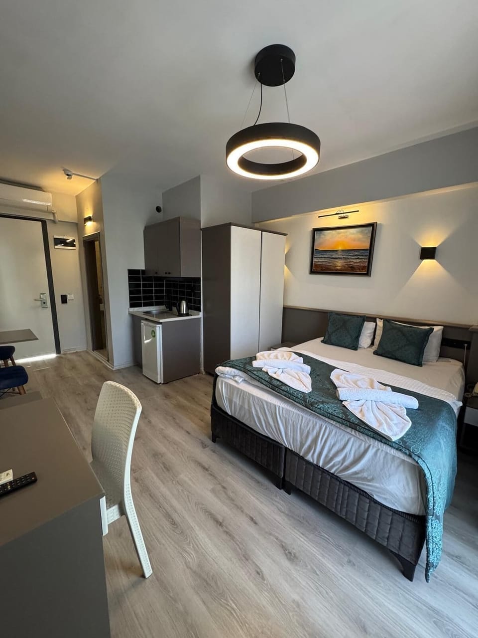 Standard Studio | Premium bedding, pillowtop beds, minibar, in-room safe