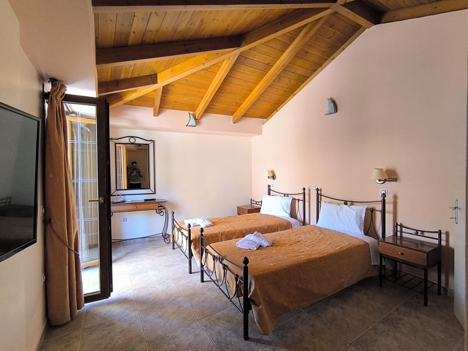 Family Room, Sea View | Premium bedding, in-room safe, desk, blackout drapes