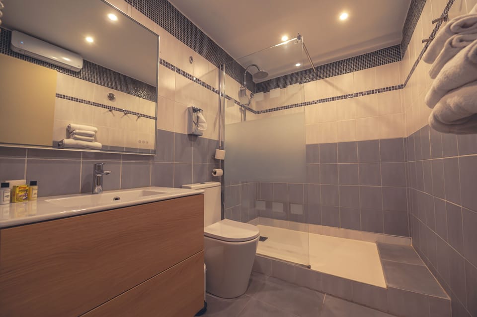 Panoramic Room, Park View | Premium bedding, minibar, in-room safe, desk