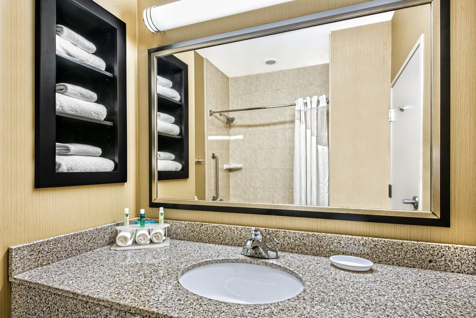 Shower, towels