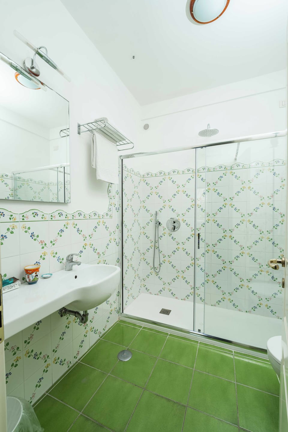 Superior Double or Twin Room, Balcony | Bathroom | Free toiletries, hair dryer, bidet, towels