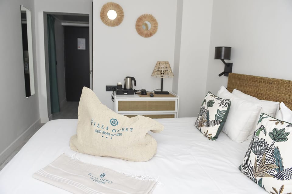 Double room Terrace and Garden | Premium bedding, in-room safe, desk, blackout drapes