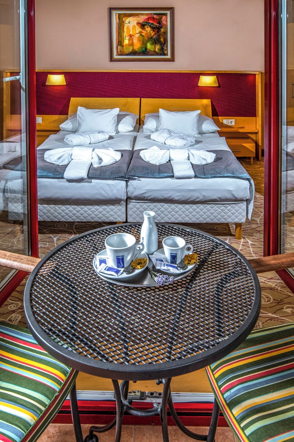 Suite | In-room safe, blackout drapes, soundproofing, iron/ironing board