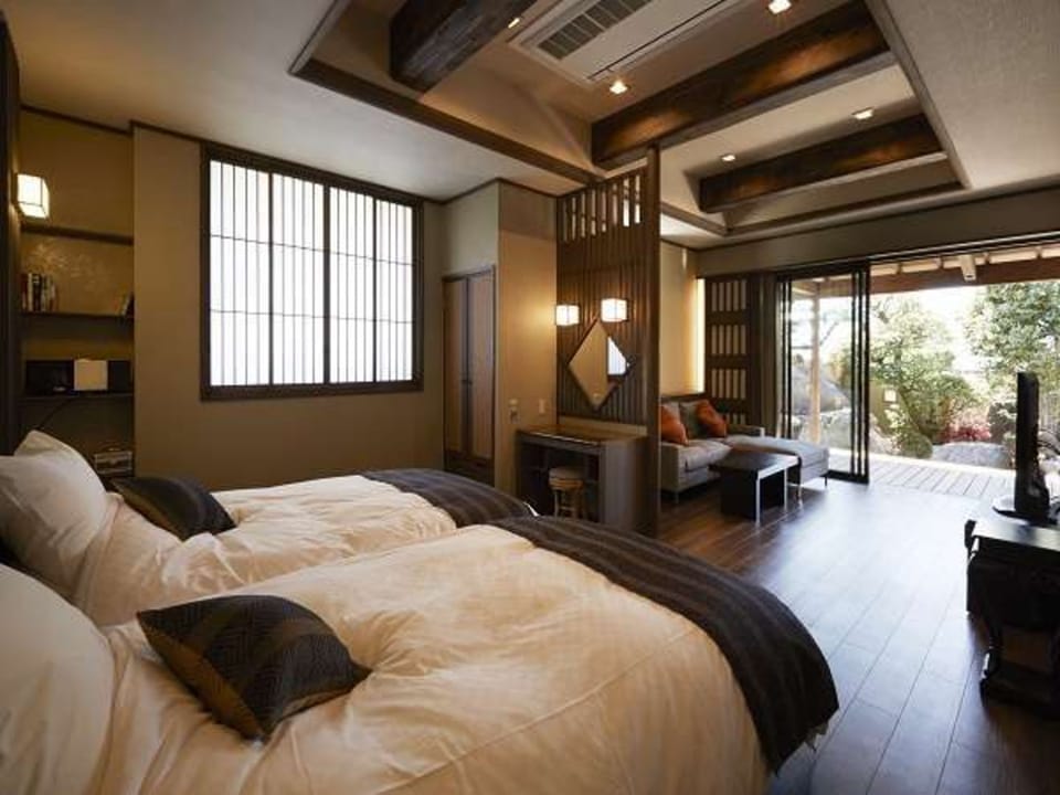 Luxury Twin Room, 2 Bedrooms, Non Smoking, Private Bathroom | Premium bedding, down comforters, in-room safe, desk