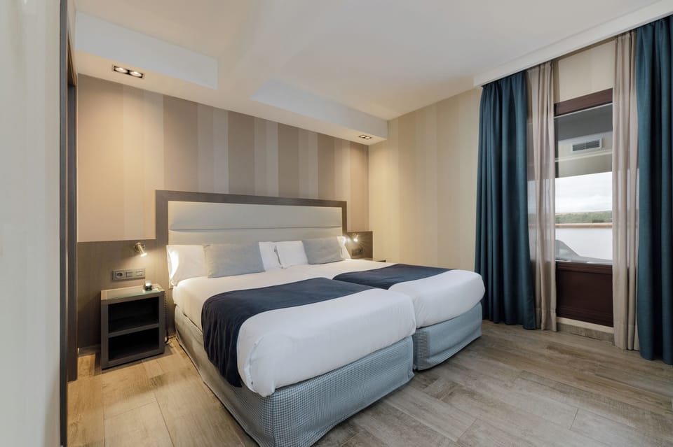 Double Room, Terrace | Down comforters, in-room safe, desk, laptop workspace