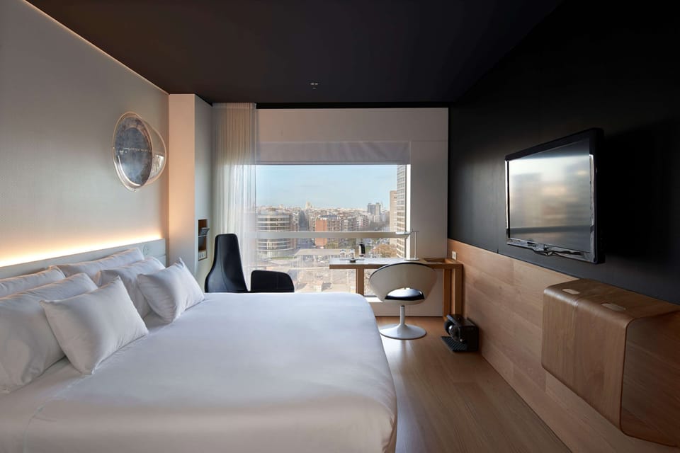 Premium bedding, down comforters, minibar, in-room safe