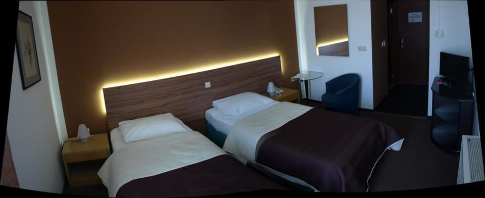 Double Room | Pillowtop beds, in-room safe, desk, blackout drapes