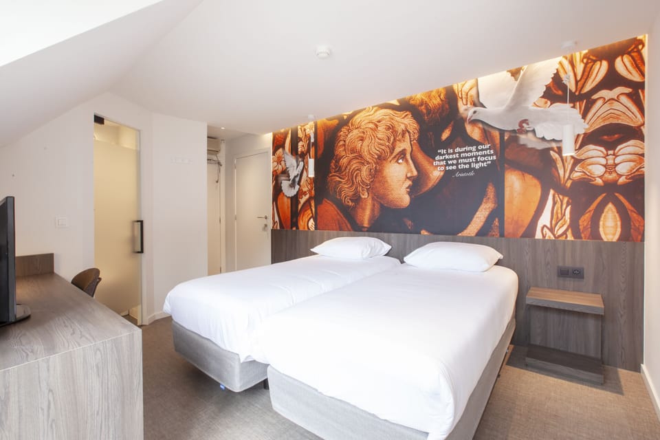 Minibar, desk, iron/ironing board, free WiFi