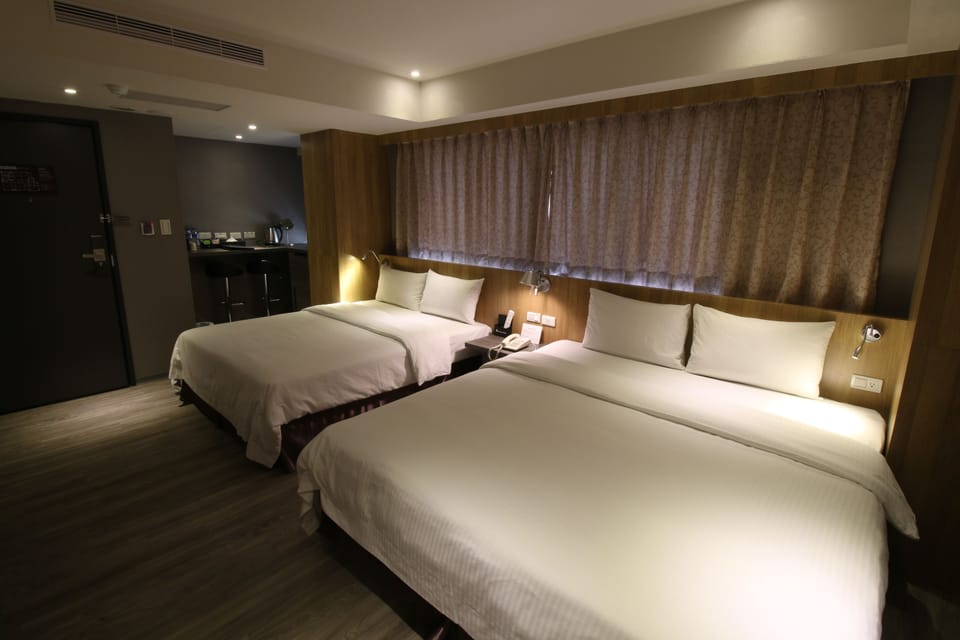 Quadruple Room | Desk, blackout drapes, rollaway beds, free WiFi