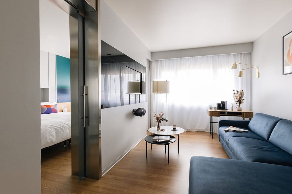 Suite, 1 Twin Bed (Madrid) | Premium bedding, in-room safe, desk, laptop workspace