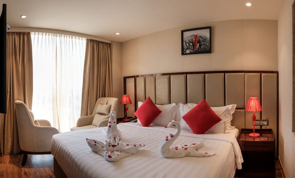 Studio Suite | In-room safe, desk, blackout drapes, soundproofing