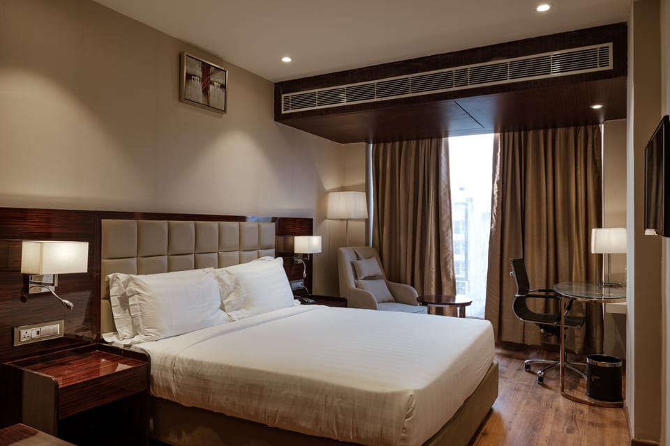 In-room safe, desk, blackout drapes, soundproofing