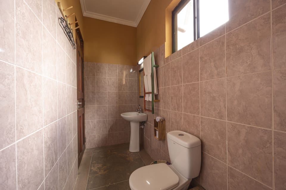 Standard Double Room | Free WiFi, bed sheets