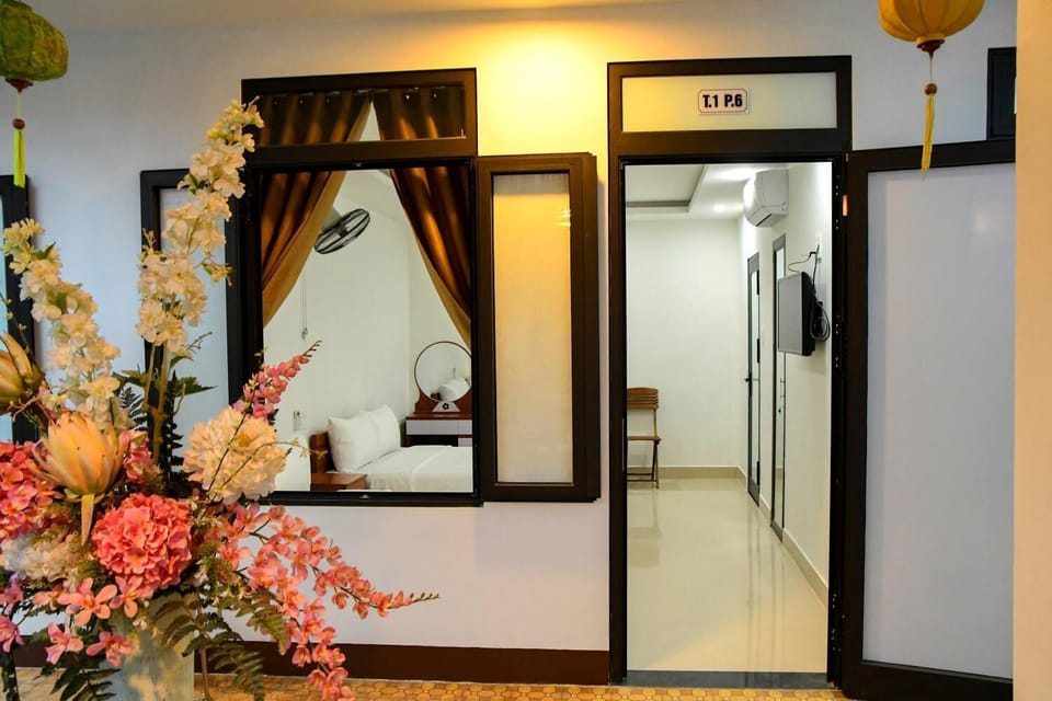 Premium bedding, minibar, individually furnished, desk