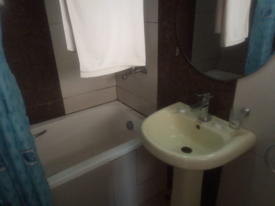 Standard Double Room | Bathroom | Shower, rainfall showerhead, free toiletries, towels
