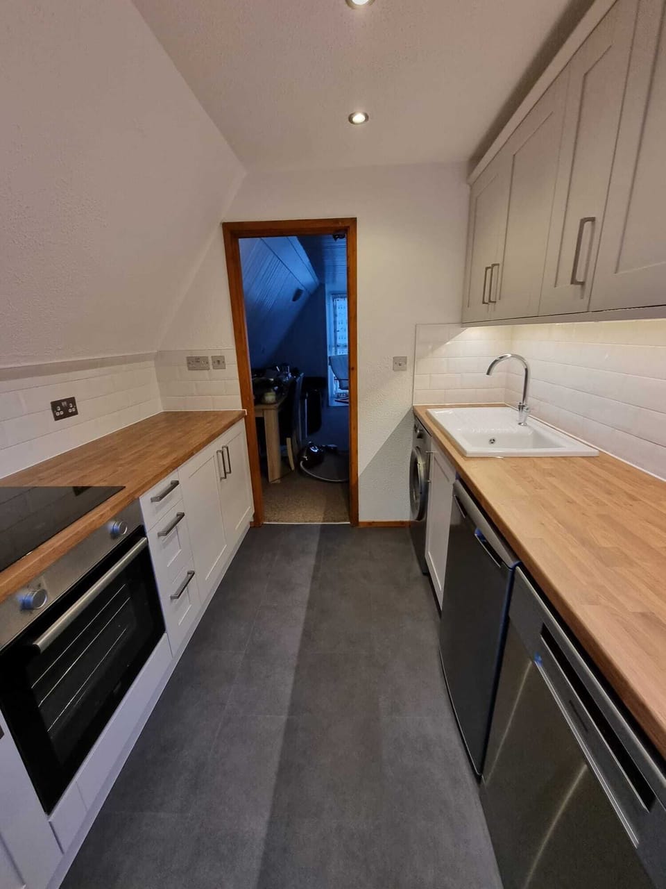 Chalet | Private kitchen | Fridge, microwave, oven, stovetop