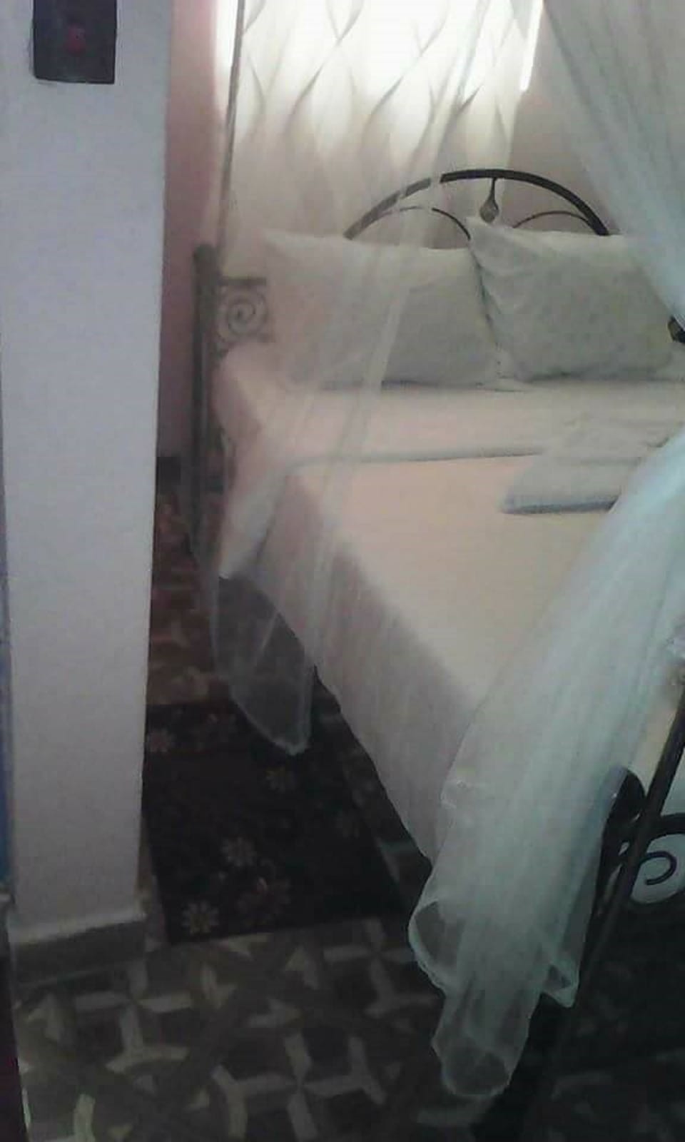 Double Room | Desk, free WiFi, bed sheets