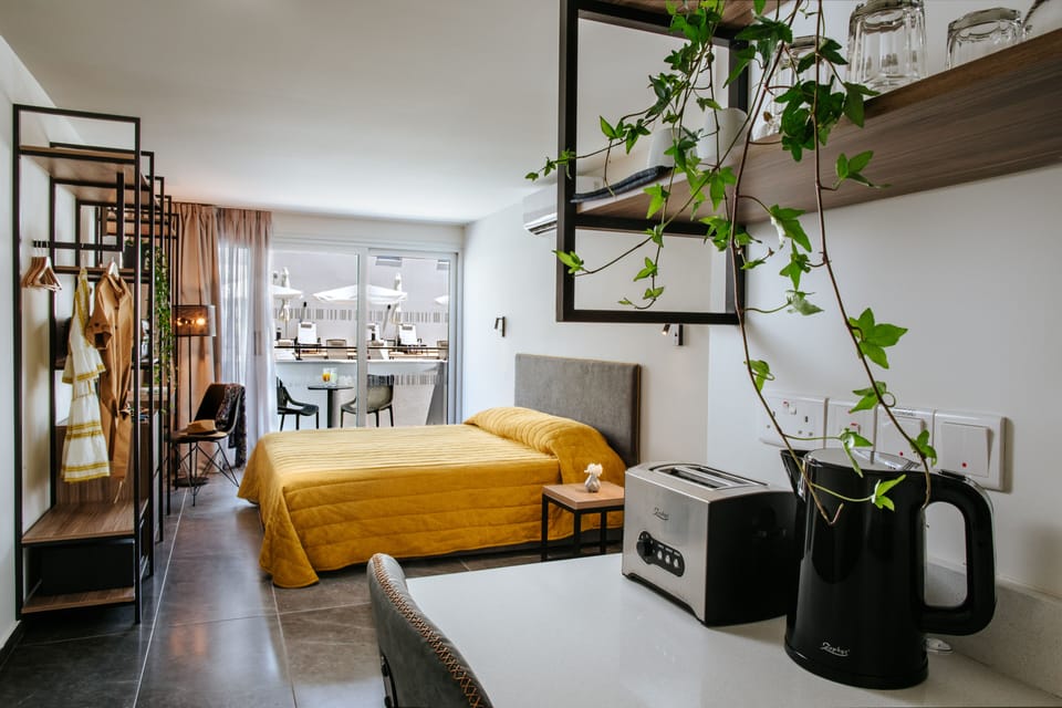 Superior Room Pool View | In-room safe, blackout drapes, soundproofing
