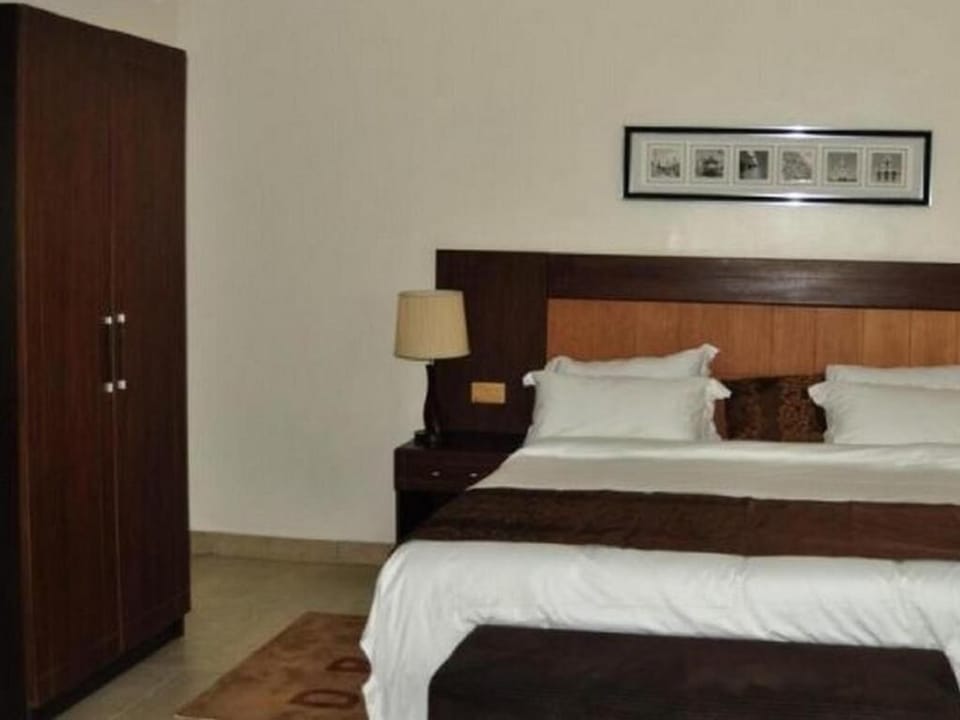 In-room safe, desk, laptop workspace, blackout drapes