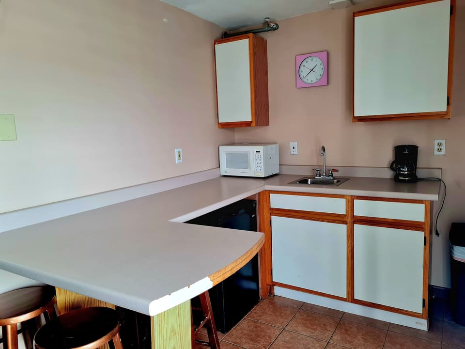 Mini Suite with Separate bedroom, Kitchen | Private kitchenette