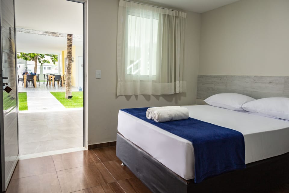 Minibar, free WiFi, bed sheets