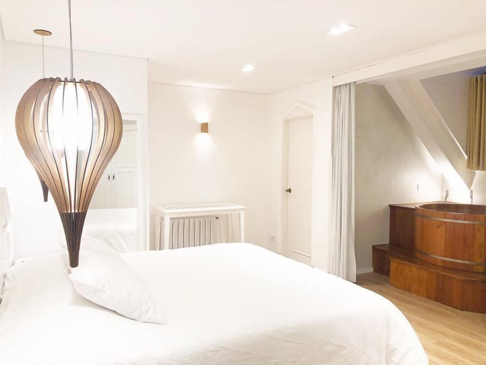 Suite (Lua de Mel) | Minibar, free WiFi, bed sheets