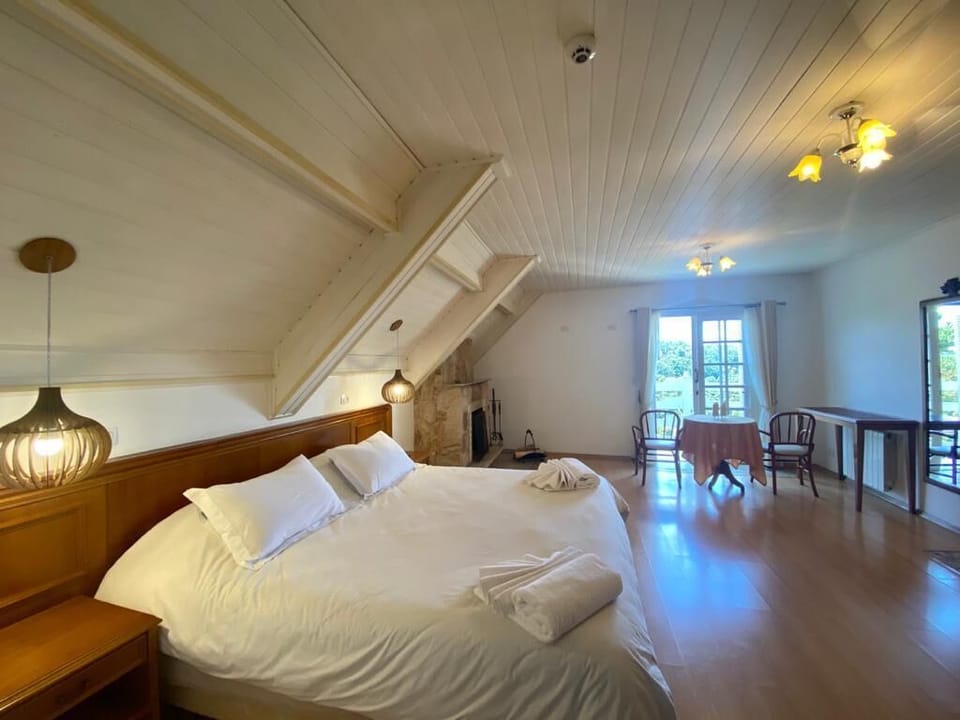 Luxury Suite | Minibar, free WiFi, bed sheets
