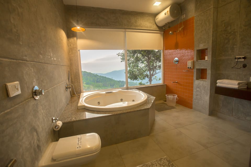 Royal Suite, 1 King Bed | Jetted tub