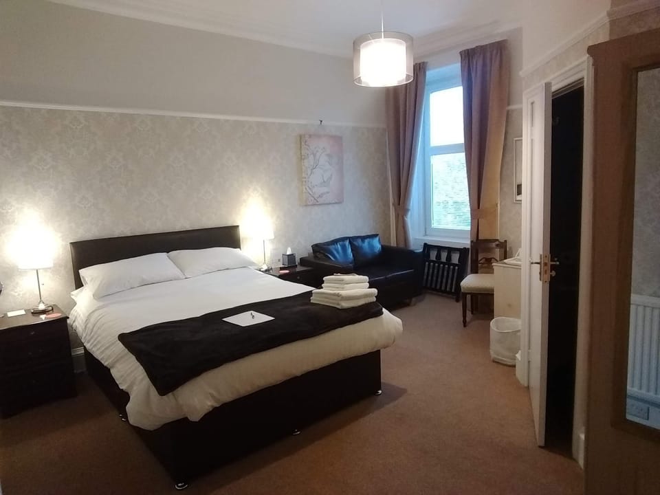 Luxury Double Room | Individually decorated, individually furnished, desk, laptop workspace