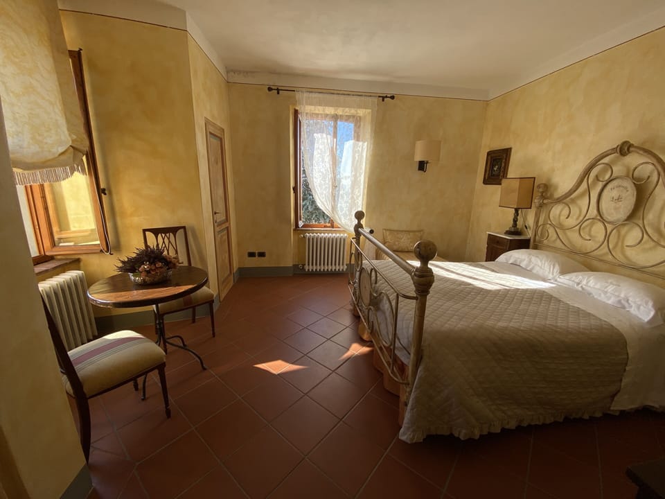 Deluxe Double Room | Minibar, rollaway beds, free WiFi, bed sheets