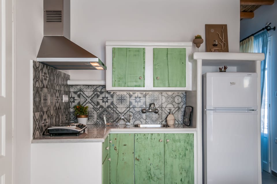 Junior Suite, Sea View | Private kitchenette | Fridge, electric kettle