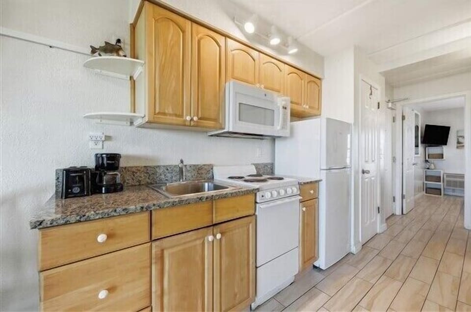Condo 211