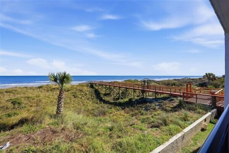 Condo 211
