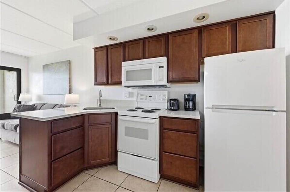Condo 225 - Fully Equipped Kitchen
