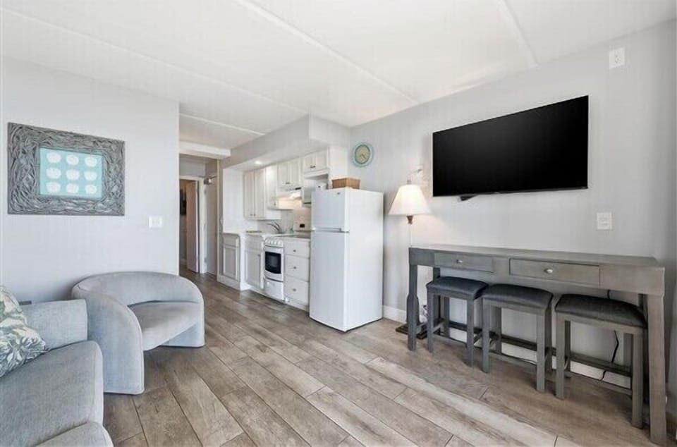 Condo 328