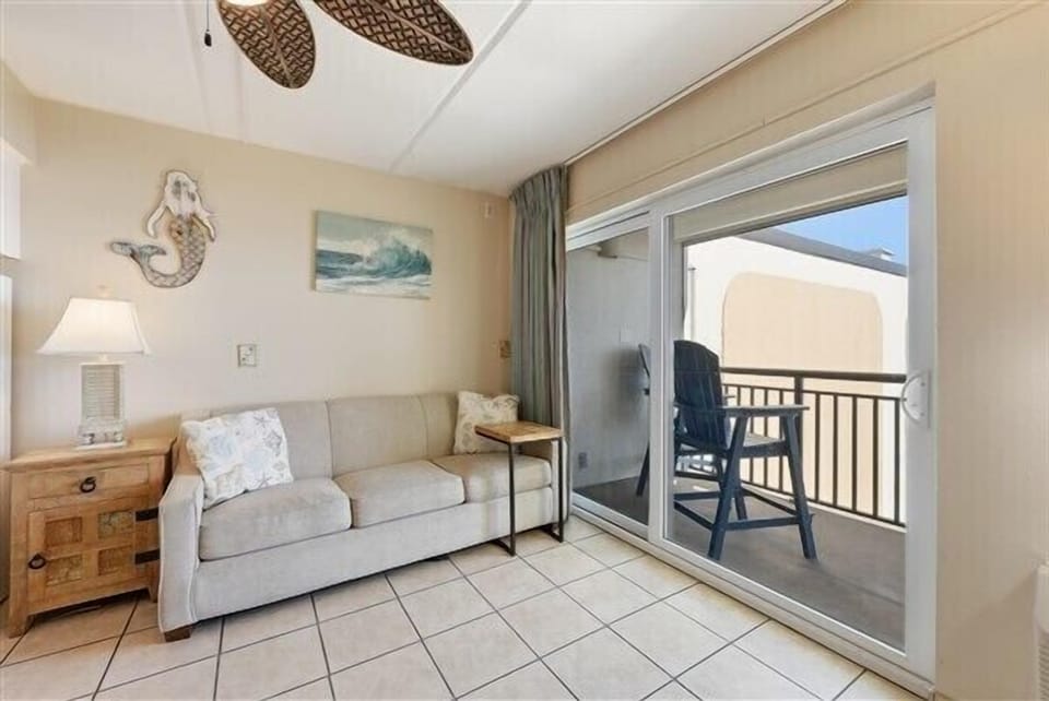 Condo 407