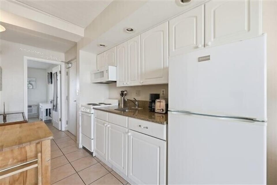 Condo 407
