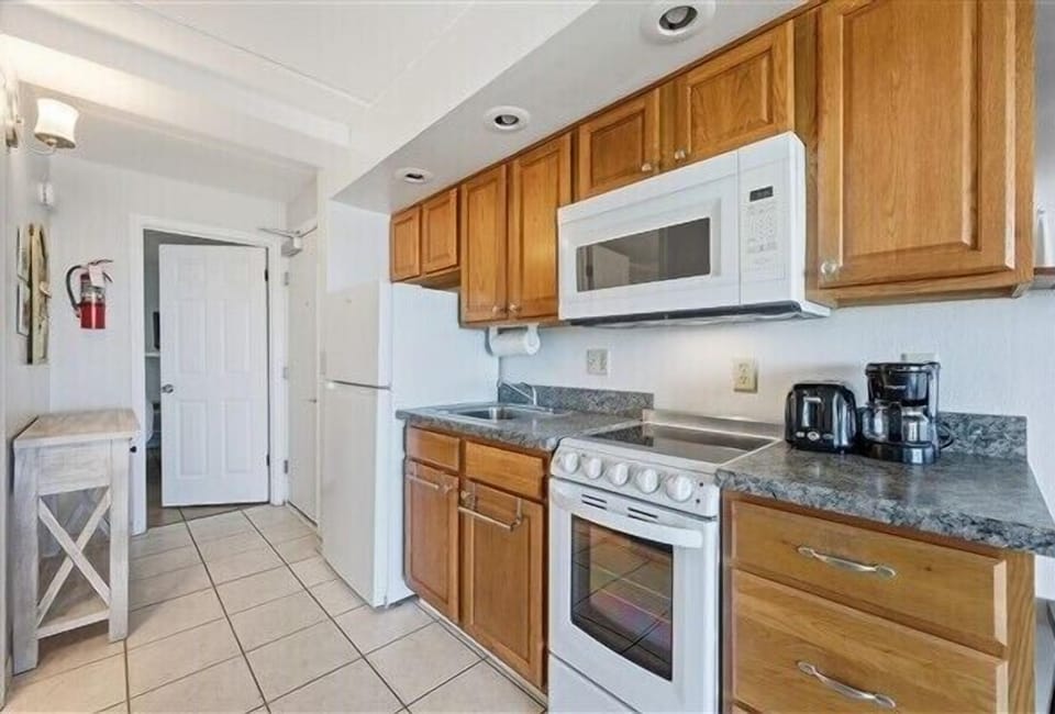 Condo 408