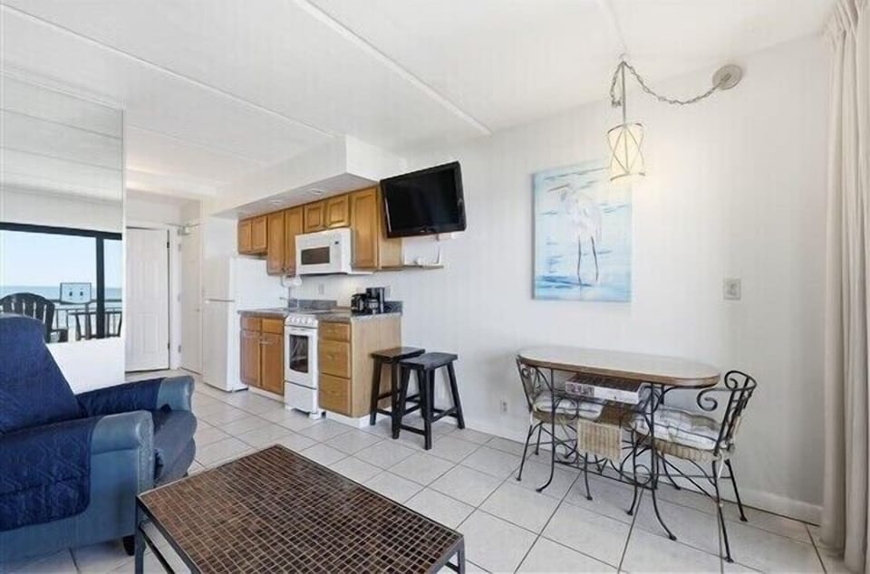 Condo 408