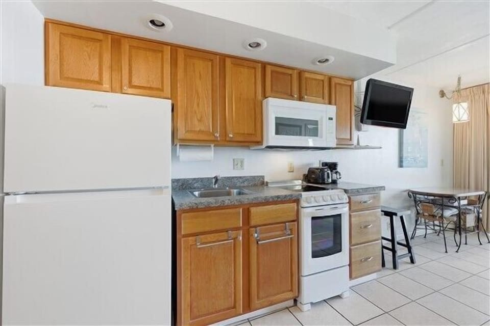 Condo 408