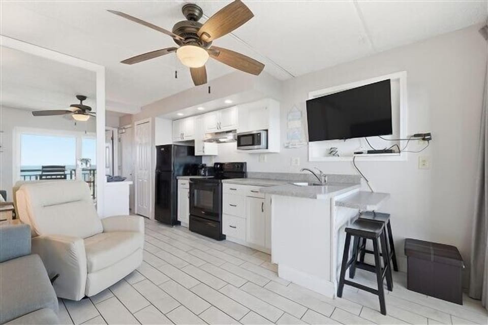 Condo 416