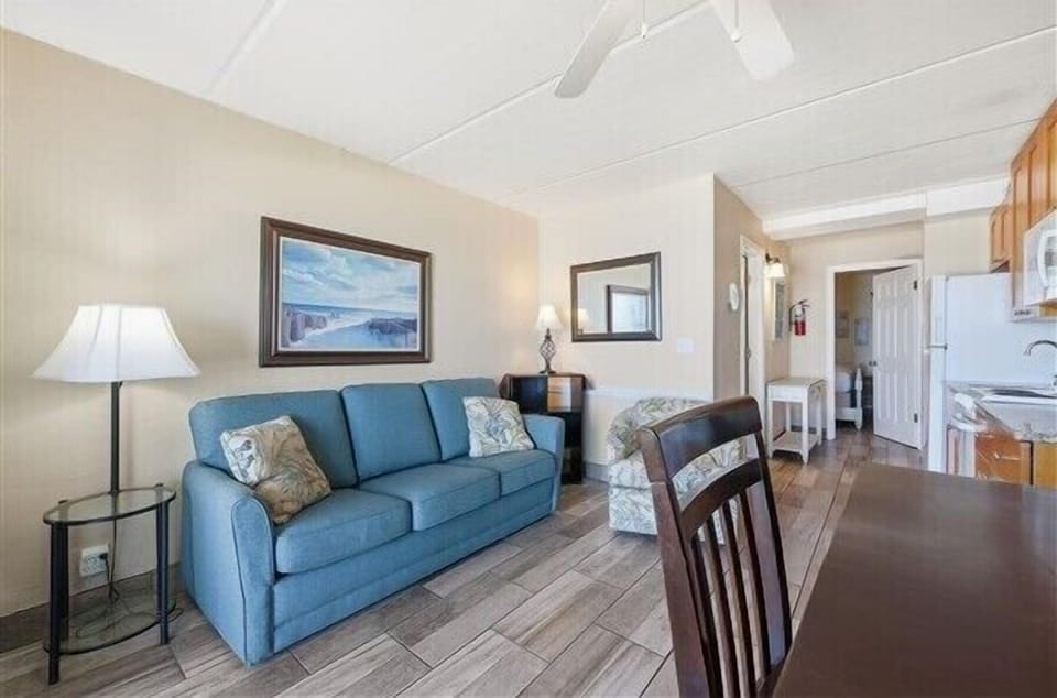 Condo 428