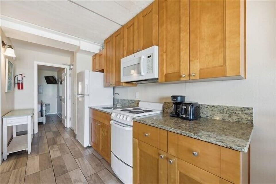 Condo 428