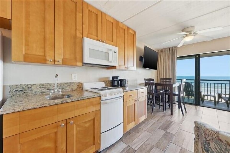 Condo 428