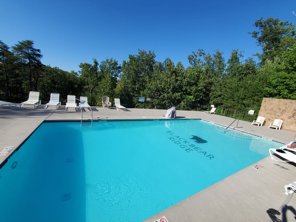 Beautiful Seasonal Community Swimming Pool, just 2-minute walk from Cabin
